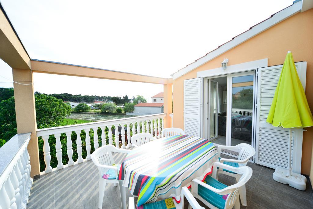 Apartments Valentina Petrčane Exterior foto